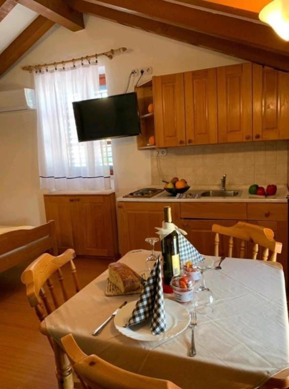 Lovely Studio Apartments Mali Raj Vrsar Exteriör bild